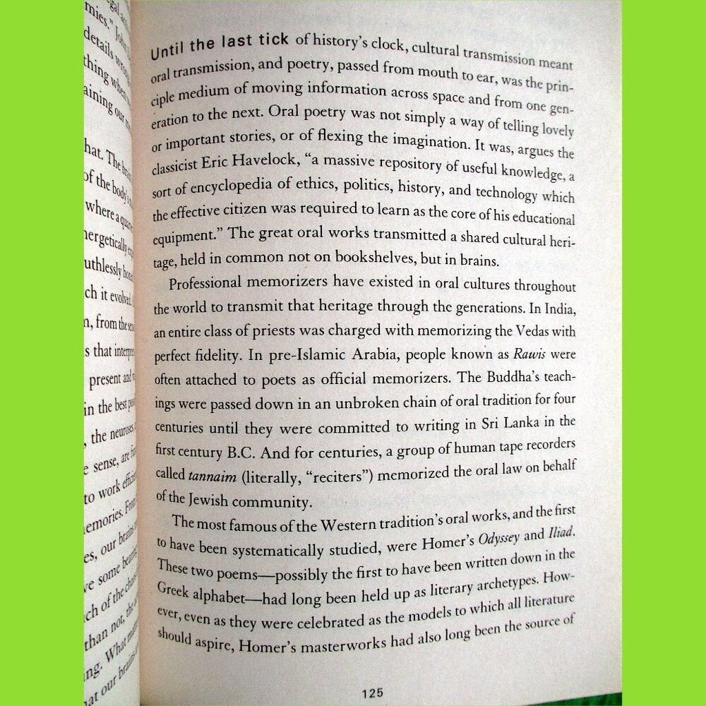 Book - Moonwalking with Einstein: The Art and Science of Remembering Everything - Picture 14 of 16